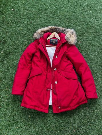 WOOLRICH parka rood mt afneembare fur kraag- TIEN concepts beschikbaar voor biedingen