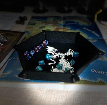 Dice Tray – Met Drakenprint beschikbaar voor biedingen