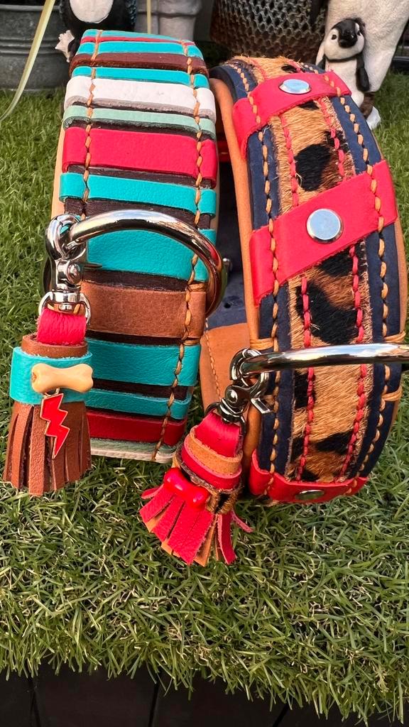 Halsband nieuw leer donkerblauw rood luipaard cognac 44-52, Dieren en Toebehoren, Hondenhalsbanden en Penningen, Nieuw, Handgemaakt