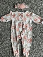 Sofija pakje met haarband 1 maand, Kinderen en Baby's, Meisje, Ophalen of Verzenden, Zo goed als nieuw, Pakje