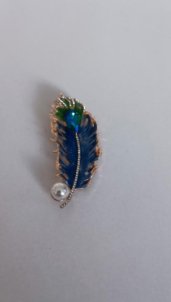 Veer broche, Sieraden, Tassen en Uiterlijk, Broches, Nieuw, Overige materialen, Overige kleuren, 4 tot 7 cm, Met strass, Ophalen of Verzenden