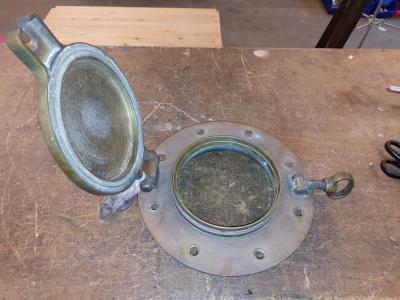 Messing patrijspoort met klep (17 cm), Watersport en Boten, Bootonderdelen, Gebruikt