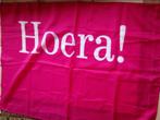 mooie  100x70 cm VLAG HOERA / feestvlag roze pride-vlag etc., Nieuw, Ophalen of Verzenden