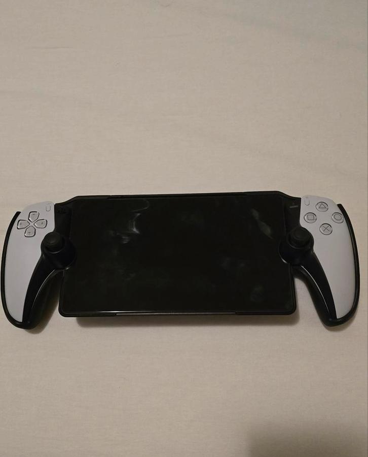 PlayStation Portal Remote Player (zo goed als nieuw), Spelcomputers en Games, Games | Sony PlayStation Portable, Gebruikt, 1 speler