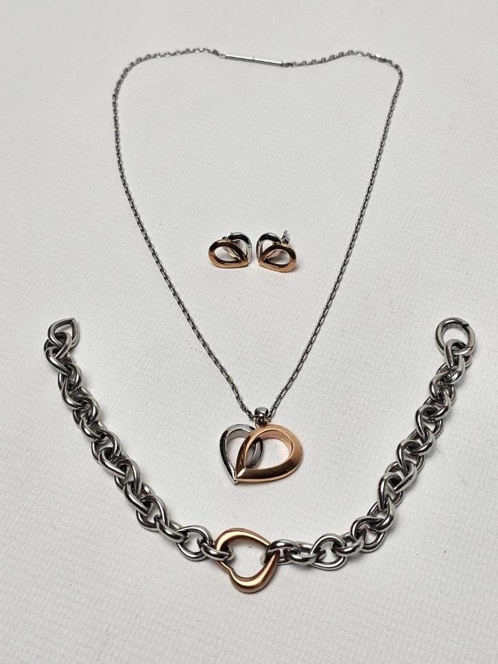 # XEN Hanger. Armband en Oorbellen met hartjes. Hart ketting, Sieraden, Tassen en Uiterlijk, Kettingen, Gebruikt, Overige materialen