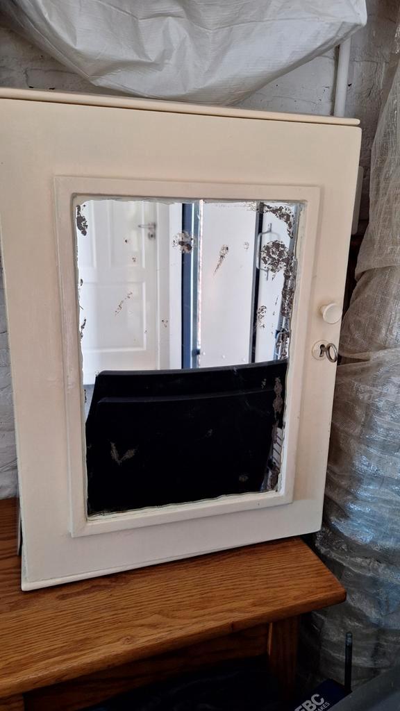 Vintage medicijnkastje met spiegel, Antiek en Kunst, Antiek | Spiegels, Minder dan 50 cm, Minder dan 100 cm, Rechthoekig, Ophalen