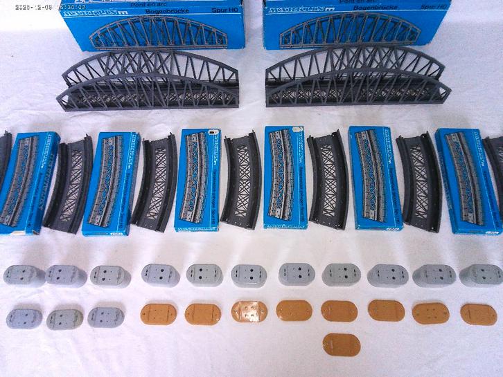 Marklin kunststof bruggen / opritten K + M, Hobby en Vrije tijd, Modeltreinen | H0, Gebruikt, Locomotief, Wisselstroom, Märklin