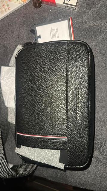 Tommy hilfiger heren tas schouder tas beschikbaar voor biedingen