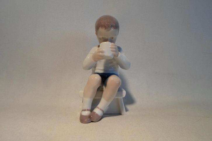 Bing & Grondahl Beeldje Victor, Verzamelen, Beelden en Beeldjes, Zo goed als nieuw, Mens, Ophalen of Verzenden