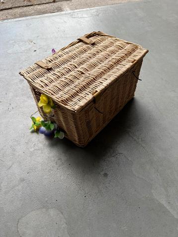 Leuke fietsmand beschikbaar voor biedingen