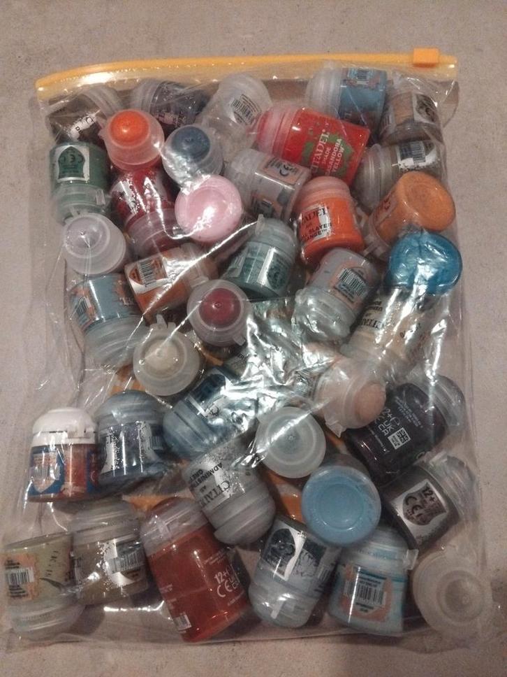 Partij 40x warhammer verf potjes diverse soorten en kleuren, Hobby en Vrije tijd, Wargaming, Zo goed als nieuw, Warhammer, Ophalen of Verzenden