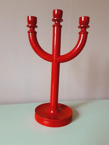 Zweedse Vintage Robuuste Handgemaakte Houten Kerstkandelaar  beschikbaar voor biedingen