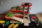 Plan City houten parkeergarage, wegenset, transporter etc., Kinderen en Baby's, Speelgoed | Houten speelgoed, Ophalen, Zo goed als nieuw