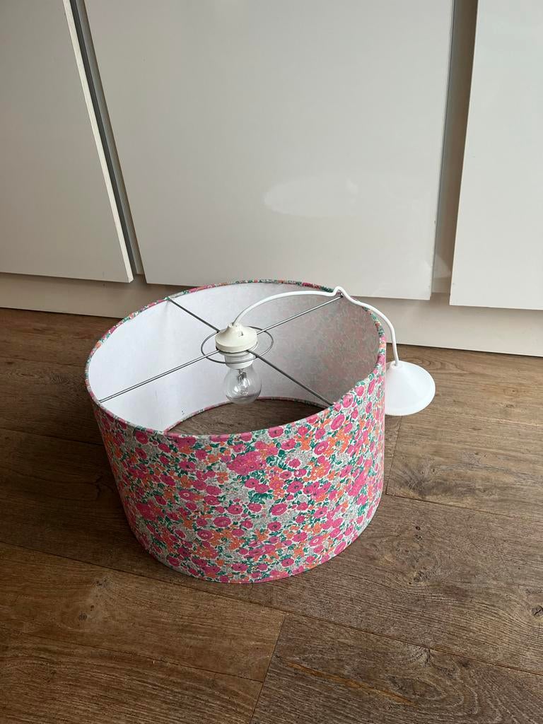 Bibelotte lamp met nloemenprint, Ophalen of Verzenden, Gebruikt, Stof, Minder dan 50 cm