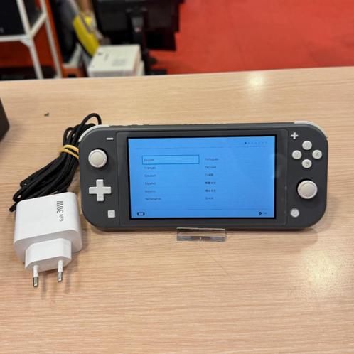 Nintendo Switch Lite grijs in prima staat, Spelcomputers en Games, Spelcomputers | Nintendo Switch, Zo goed als nieuw