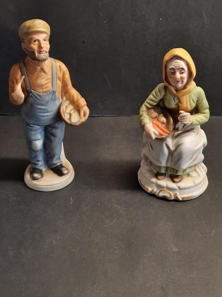 Beeldjes Opa en oma met groente en vis, Verzamelen, Beelden en Beeldjes, Gebruikt, Mens, Ophalen of Verzenden