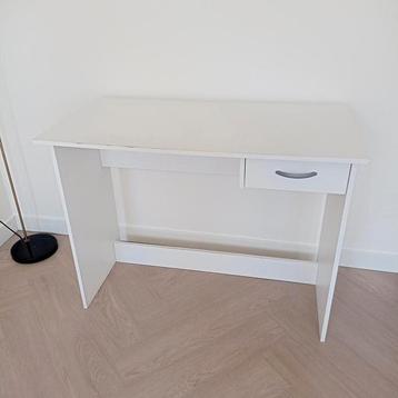 GRATIS: bureau beschikbaar voor biedingen