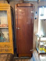 Stoere vintage eendeurskast, Ophalen