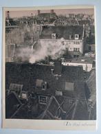 De stad ontwaakt - Vintage Fotoprent Amsterdam, Antiek en Kunst, Ophalen of Verzenden