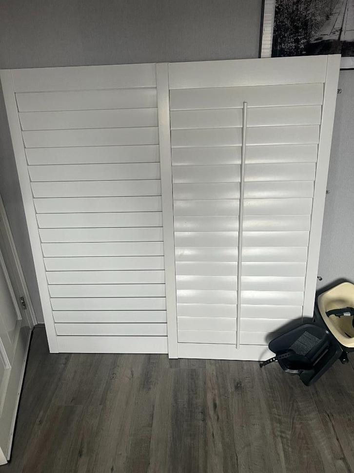 2 shutters, Huis en Inrichting, Stoffering | Gordijnen en Lamellen, Gebruikt, 100 tot 150 cm, 50 tot 100 cm, Wit, Ophalen