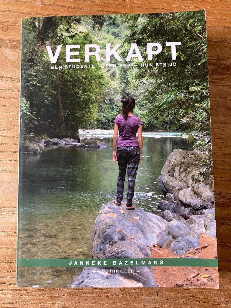 Janneke Bazelmans - Verkapt, een student, aap, hun strijd, Ophalen of Verzenden, Zo goed als nieuw, Janneke Bazelmans