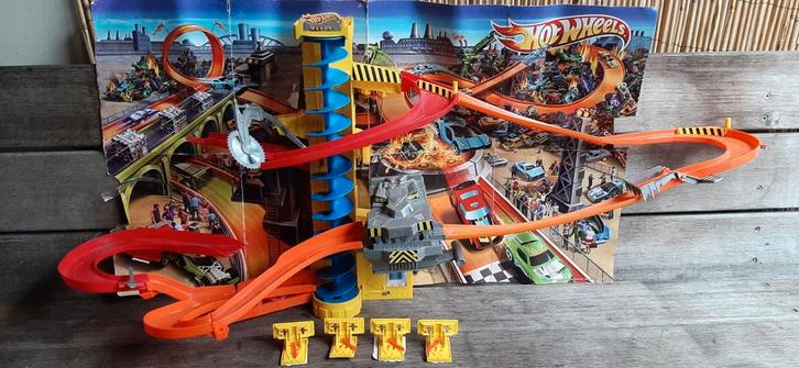 Hot Wheels racebaan Wall Tracks Power Tower compleet, Kinderen en Baby's, Speelgoed | Racebanen, Gebruikt, Racebaan, Overige aandrijving