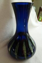 Mooie blauwe glazen vaas, Blauw, Ophalen of Verzenden, Minder dan 50 cm, Glas