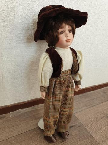 Porselein pop meisje 40 cm groot — NIEUW in doos beschikbaar voor biedingen
