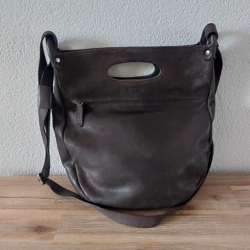 Bruine Saccoo tas, Sieraden, Tassen en Uiterlijk, Tassen | Schoudertassen, Zo goed als nieuw, Overige merken, Bruin, Leer, Ophalen