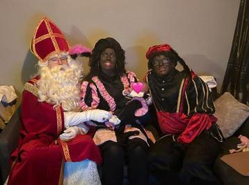 Sinterklaas op huisbezoek met traditionele of roetveeg piet beschikbaar voor biedingen