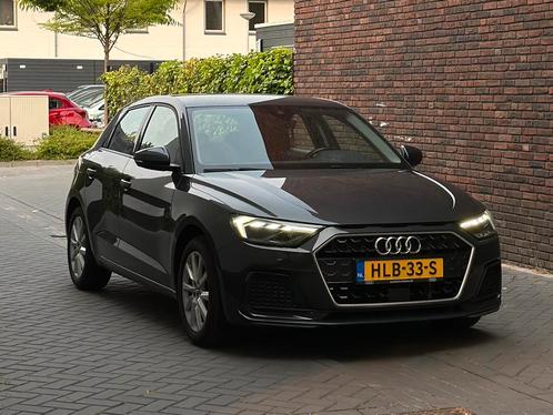 Audi A1 1.0 TFSI Sportback Pro Line 95pk 2019 Grijs, Auto's, Audi, Bedrijf, A1, Benzine, Hatchback, Handgeschakeld, Geïmporteerd
