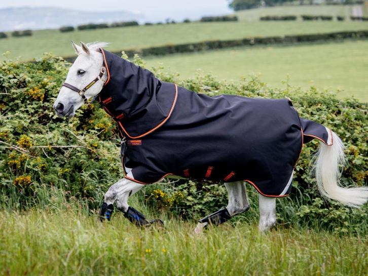 Rambo Supreme 1680D Medium 200gr. incl. hals, maat 191 (6'3), Dieren en Toebehoren, Paarden en Pony's | Dekens en Dekjes, Nieuw