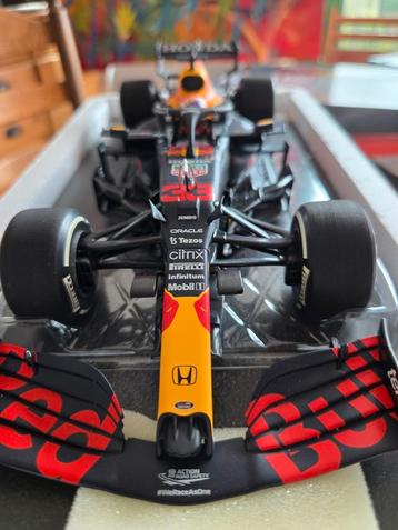Max verstappen rb 16b beschikbaar voor biedingen