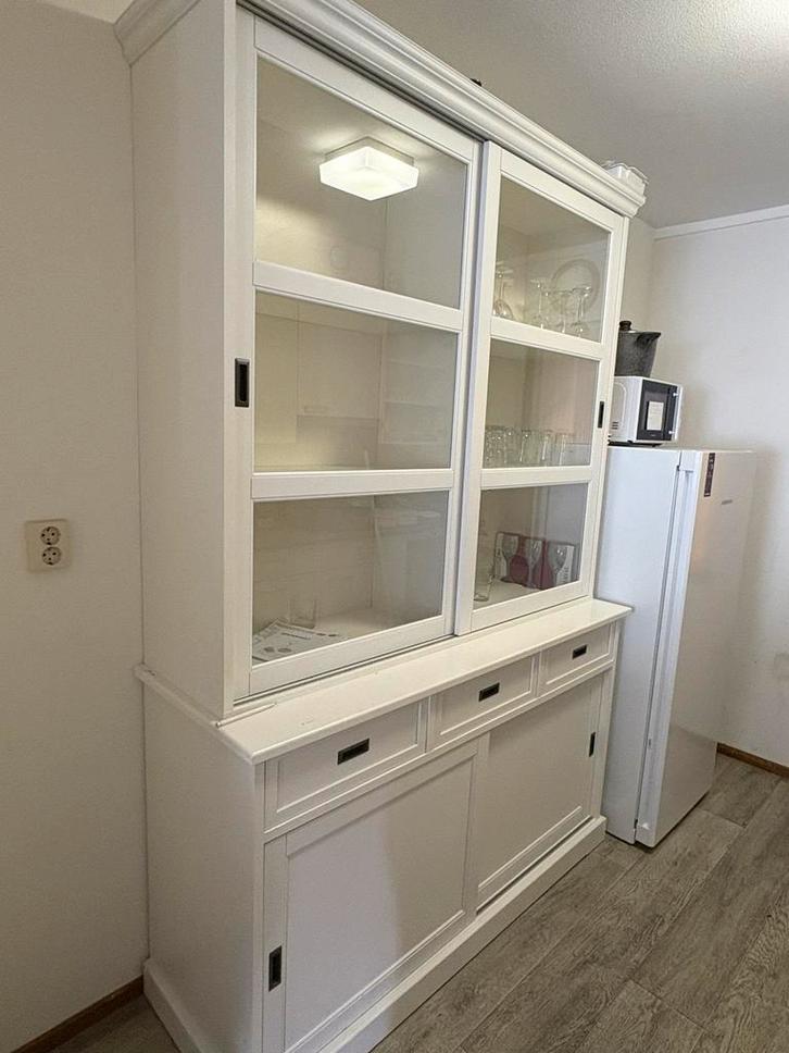 Witte IKEA Buffetkast - Ruim en Stijlvol!, Huis en Inrichting, Kasten | Buffetkasten, Zo goed als nieuw, 150 tot 200 cm, 50 tot 75 cm