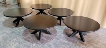 Ronde zwarte mangohouten salontafel van 90cm doorsnee beschikbaar voor biedingen