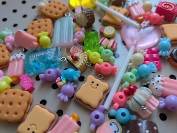 Potje met kralen en bedels sweets beschikbaar voor biedingen