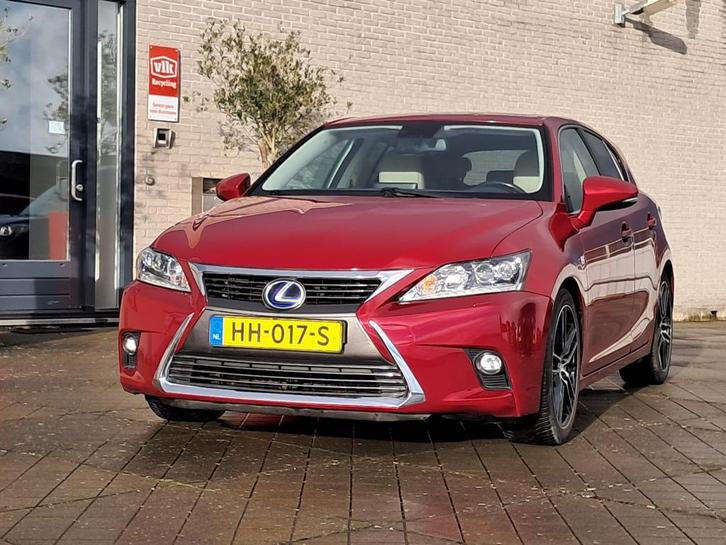 Lexus CT-H 200H 1.8 Hybrid 2015 Rood, Auto's, Lexus, Particulier, CT-H, Achteruitrijcamera, Airbags, Airconditioning, Bluetooth