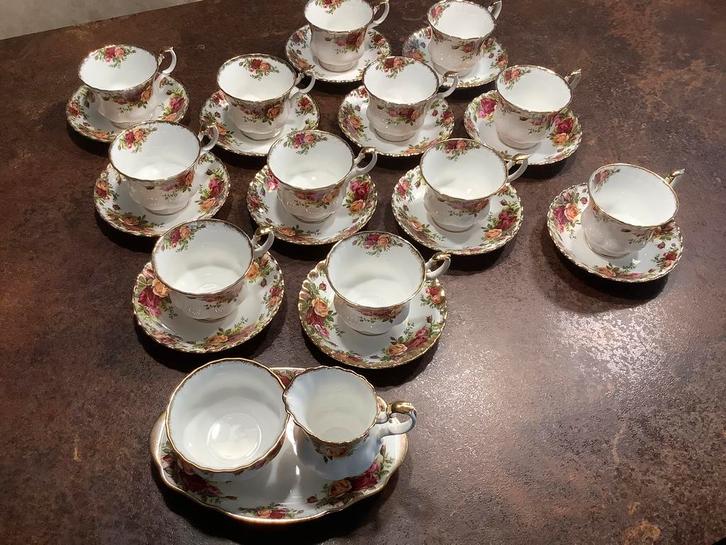Royal Albert Old Country Roses koffie / thee set, Antiek en Kunst, Antiek | Servies compleet, Ophalen of Verzenden