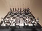 Uniek Suske en Wiske Schaakspel - De Tuf-Tuf Club - Metaal, Verzamelen, Stripfiguren, Verzenden, Suske en Wiske, Gebruikt, Beeldje of Figuurtje
