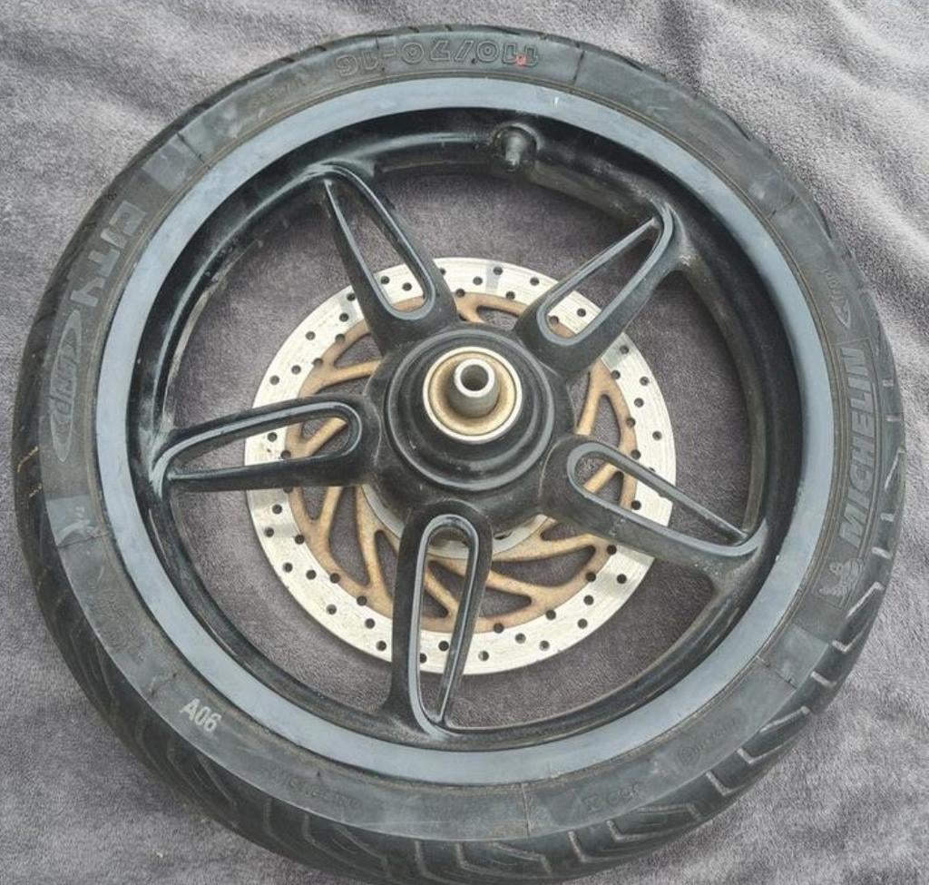 Voorwiel met band Piaggio Beverly 350, Motoren, Tuning en Styling, Ophalen of Verzenden