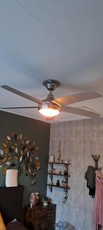 Plafondventilator met licht en afstandsbediening, Ophalen of Verzenden, Ventilator met afstandsbediening, Zo goed als nieuw, Plafondventilator