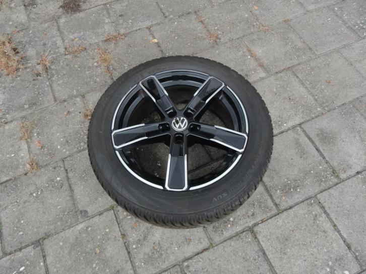 Volkswagen Tiguan alu velgen met winterbanden 18 inch, Auto-onderdelen, Banden en Velgen, Banden en Velgen, Winterbanden, 18 inch