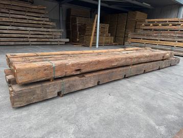 Oude Red Cedar Balken 20x20cm. t/m 27x28cm. beschikbaar voor biedingen