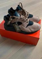 Nike Huarachi Limited Edition, Nieuw, Ophalen of Verzenden, Sneakers of Gympen, Nike