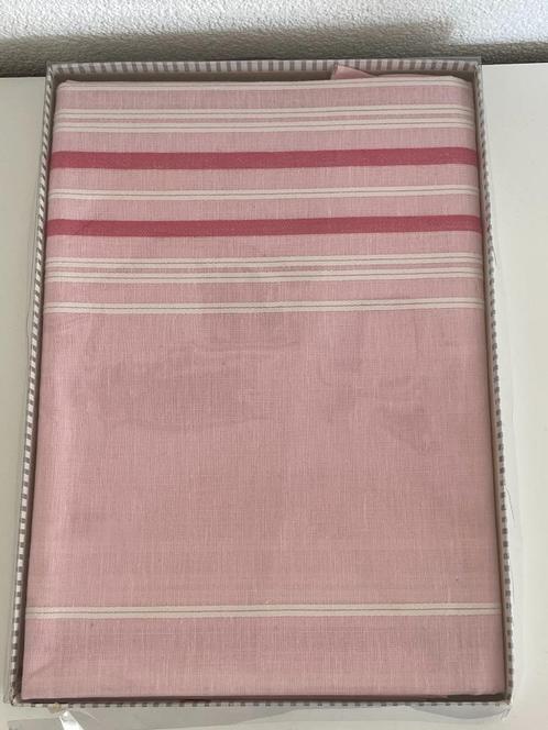 Vintage roze gestreept tafelkleed, originele doos 130 x 150, Huis en Inrichting, Tafelkleden, Nieuw, Rechthoek, Binnen, Ophalen of Verzenden