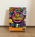 The Decades - Nostalgisch Partyspel van Jumbo, Hobby en Vrije tijd, Gezelschapsspellen | Bordspellen, Vijf spelers of meer, Ophalen