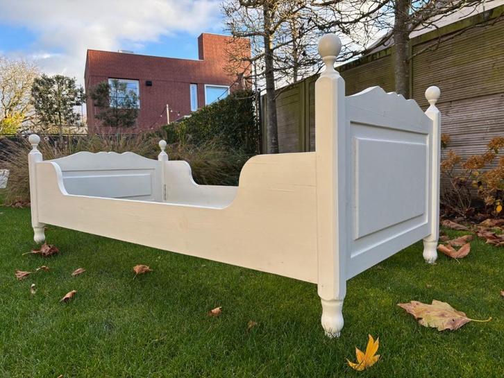 Eenpersoons bed 90 x 200, Huis en Inrichting, Slaapkamer | Bedden, Gebruikt, Eenpersoons, 90 cm, 200 cm, Hout, Wit, Ophalen
