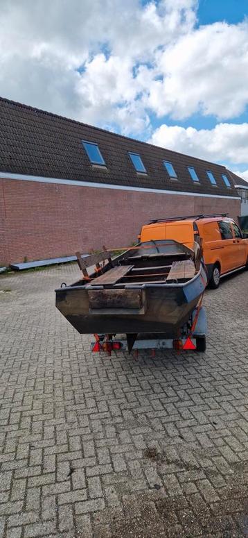Boot, sloep trailer aanhanger stalen vlet 4 takt varen boten