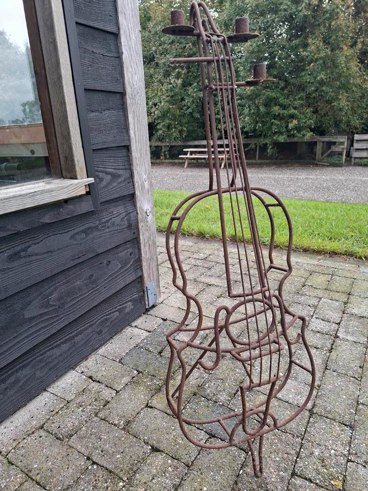Metalen decoratieve gitaar, Antiek en Kunst, Antiek | Kandelaars, Overige materialen, Ophalen