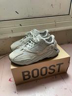 YEEZY 700 V1 SALT 42,5, Wit, Ophalen of Verzenden, Yeezy Adidas, Sneakers of Gympen